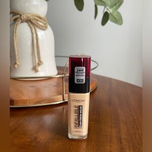 NEW!! L'Oreal Infallible 24HR Fresh Wear Foundation - 430
